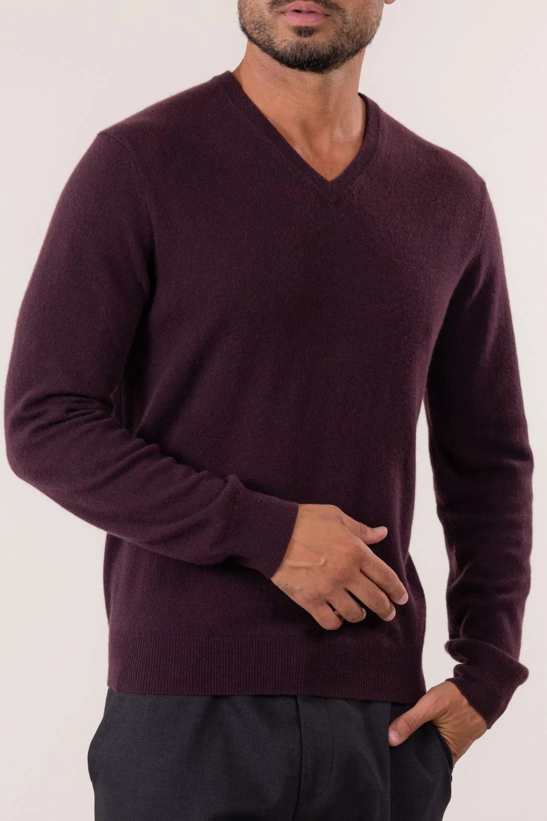 CLASSIC V-NECK SWEATER