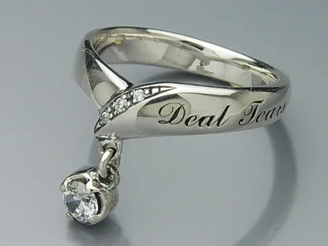 Drop Ribbon Ring