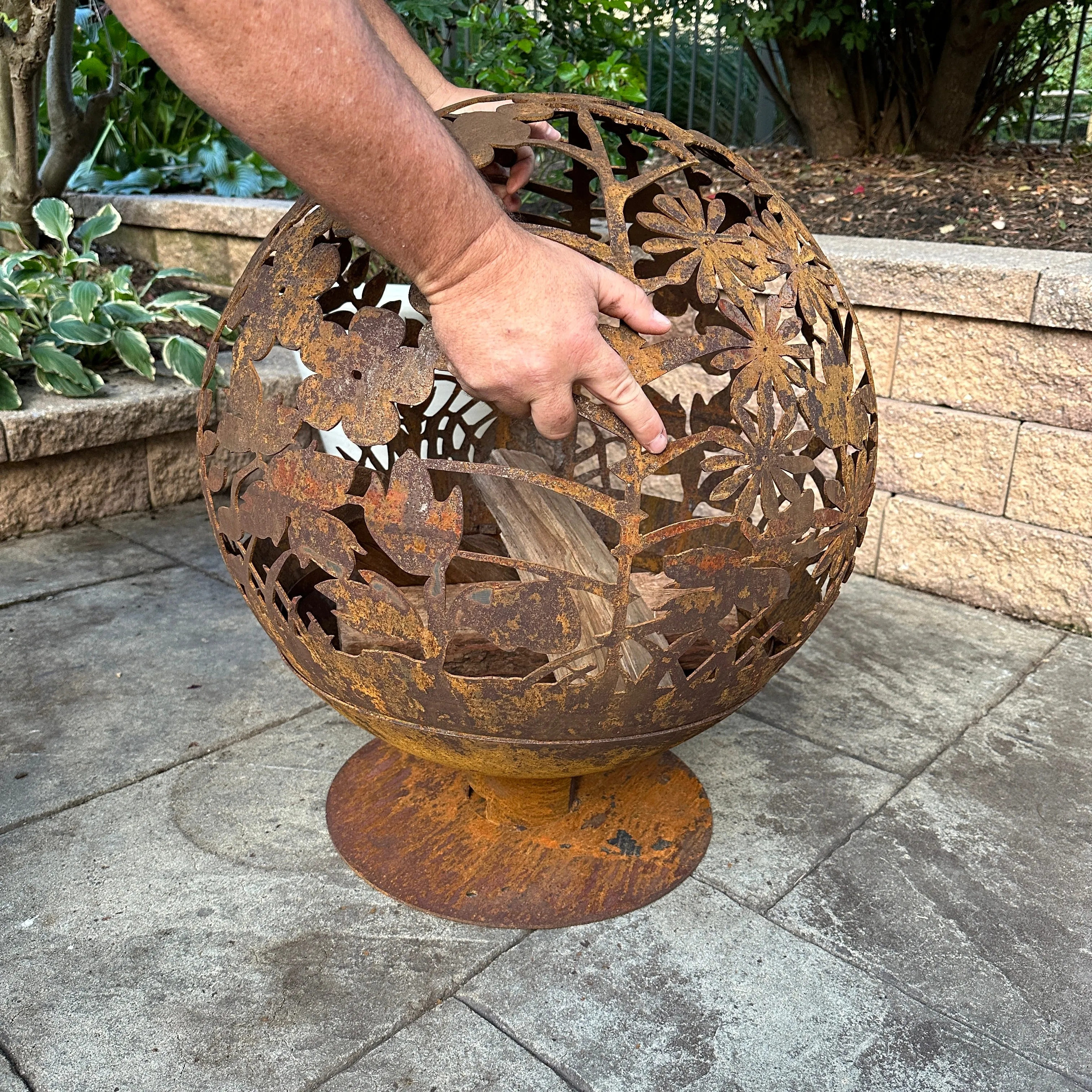 Esschert Designs Extra Large Garden Pattern Fire Sphere