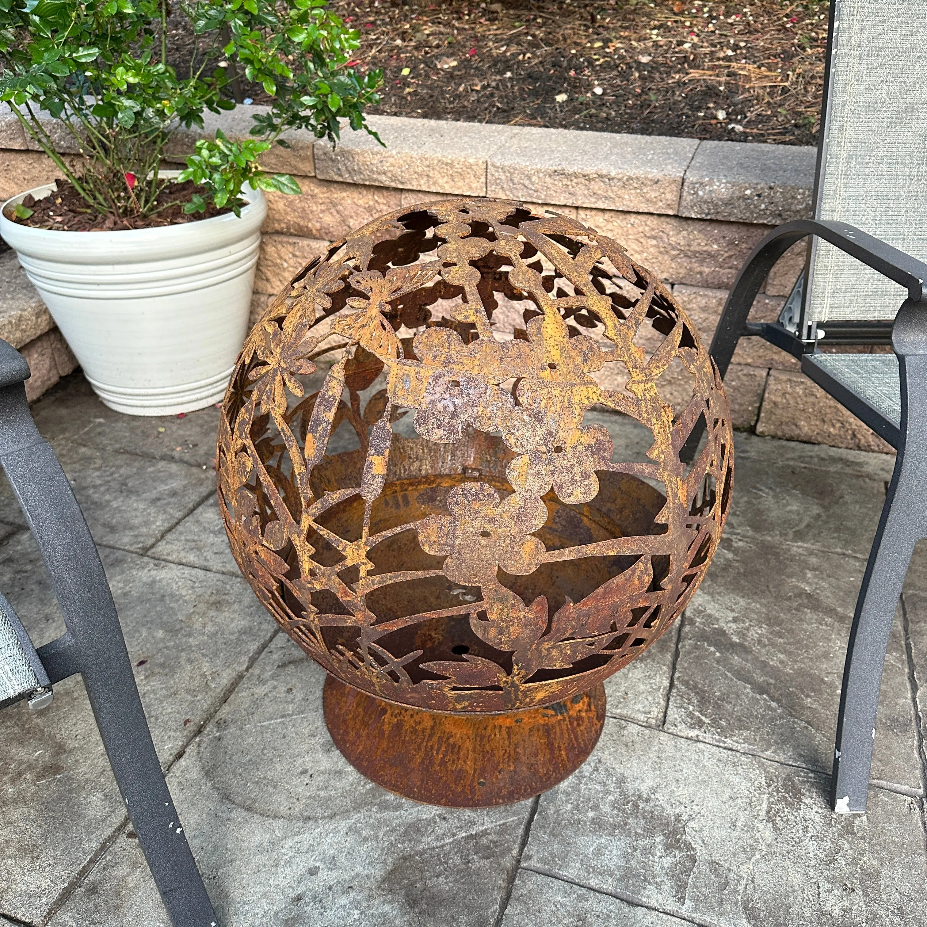 Esschert Designs Extra Large Garden Pattern Fire Sphere