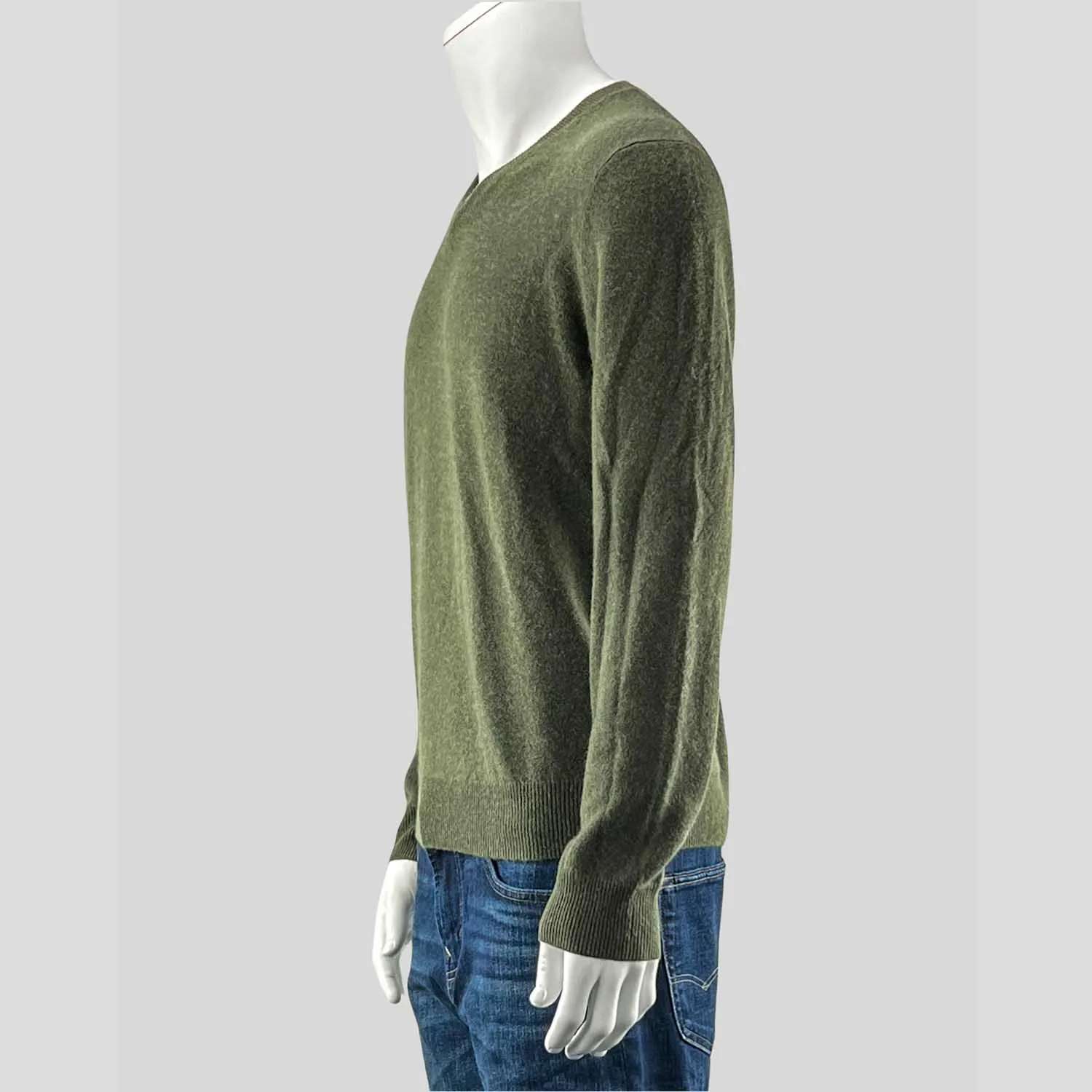 Hudson's Bay Company V-neck Cashmere Sweater - Medium